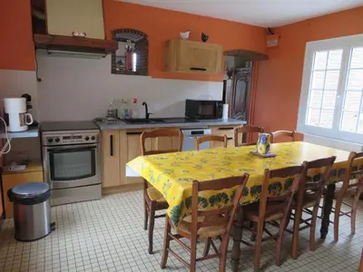 Cuisine ou kitchenette dans l'établissement LA FERMETTE DE L'YERES