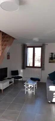 Coin salon dans l'établissement LA CHOUETTE