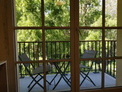 Balcon ou terrasse dans l'établissement Bonvallet - Studio paisible et chaleureux avec balcon