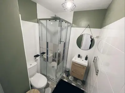 Salle de bains dans l'établissement NEW: appartement tout confort + parking gratuit