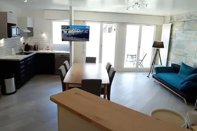 Cuisine ou kitchenette dans l'établissement En famille à Dieppe by Holidieppe