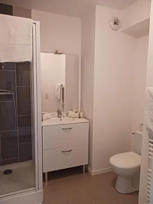 Salle de bains dans l'établissement Résidence Nemea Amiens Beffroi