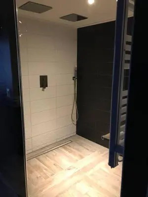 Salle de bains dans l'établissement Le BLACK DIAMOND