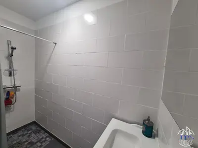 Salle de bains dans l'établissement Le Phare Dieppois by JPS Holiday - Chaleureux appartement au cœur de Dieppe