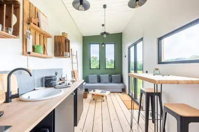 Cuisine ou kitchenette dans l'établissement Tiny House Centre équestre - 35 mins de Paris