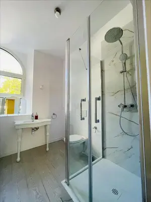 Salle de bains dans l'établissement Domaine de Bonneuil
