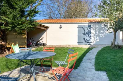 Jardin de l'établissement Le petit Saint Léger