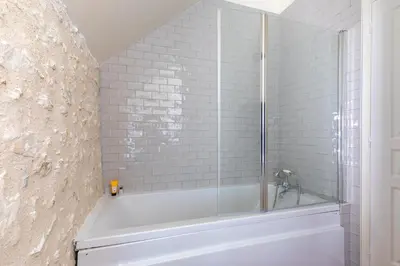 Salle de bains dans l'établissement Le petit Saint Léger
