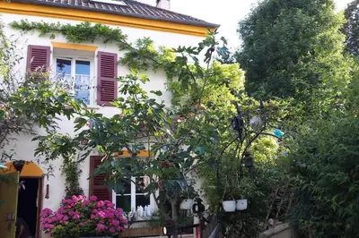 Jardin de l'établissement GITE CHAUVRY 5 lits, non adapté aux PMR