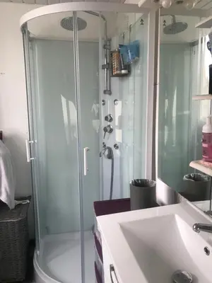 Salle de bains dans l'établissement Chambre celia lits séparés