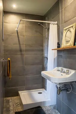 Salle de bains dans l'établissement Sfeervolle b&b Le Moulin de la Place