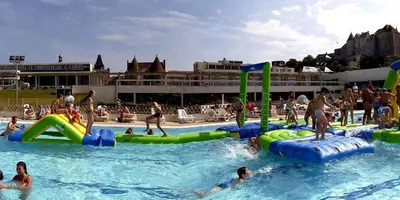 Piscine de l'établissement L'entre port & mer - Vue mer - Proxi gare plage & quai - Hyper-Centre - Parking gratuit ou située à proximité