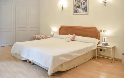 Un ou plusieurs lits dans un hébergement de l'établissement Cozy Home In Sahurs With Wifi