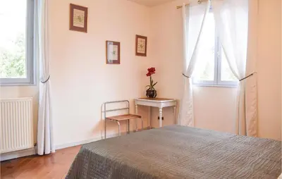Un ou plusieurs lits dans un hébergement de l'établissement Cozy Home In Sahurs With Wifi