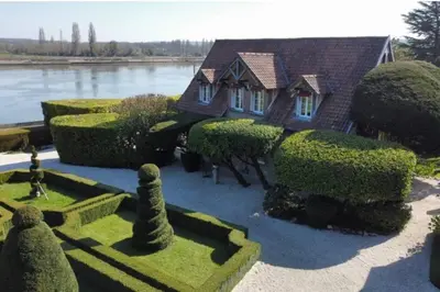 Jardin de l'établissement Le Clos des Roches