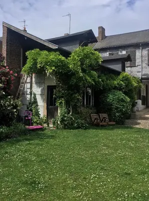 Jardin de l'établissement Chambre d'hôte dans manoir près du Tréport et Mers-les-Bains