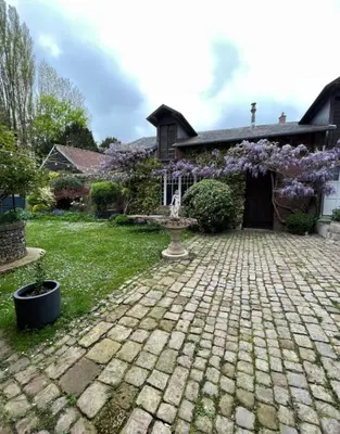 Jardin de l'établissement Chambre d'hôte dans manoir près du Tréport et Mers-les-Bains