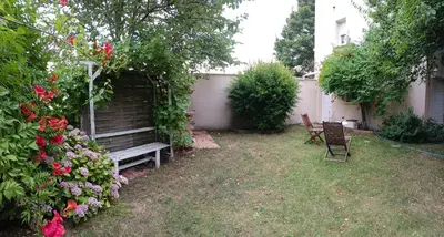 Jardin de l'établissement Gîte Les Bignones