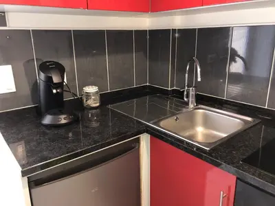 Cuisine ou kitchenette dans l'établissement Apparemment 003