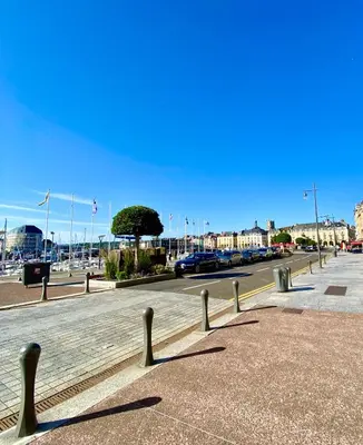 Plan de l'établissement Sur le port de plaisance - proche plage et centre