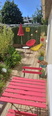 Jardin de l'établissement Studio neuf dans propriété au bord de la mer