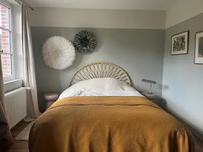 Un ou plusieurs lits dans un hébergement de l'établissement NEW ! Maison normande en bord de rivière