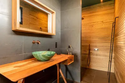 Salle de bains dans l'établissement La Kabann