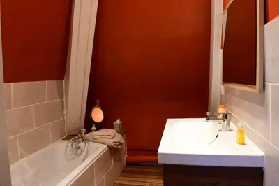 Salle de bains dans l'établissement Manoir d'exception à Grandcourt (76) la Baronnie
