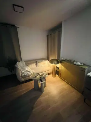 Un ou plusieurs lits dans un hébergement de l'établissement Loft ravissant 45m2 Jacuzzi RVB NIGHT 2 ÉTABLISSEMENT FERMÉ DÉFINITIVEMENT
