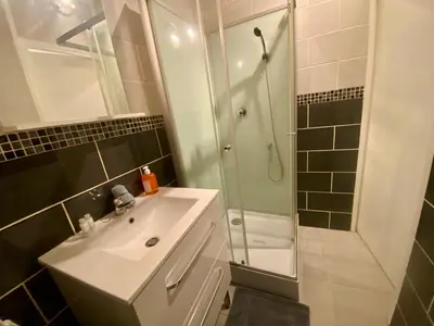 Salle de bains dans l'établissement L'essentiel, Studio Rouen proche gare - 053