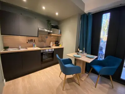 Cuisine ou kitchenette dans l'établissement Studio avec baignoire balnéo centre de Rouen - 040