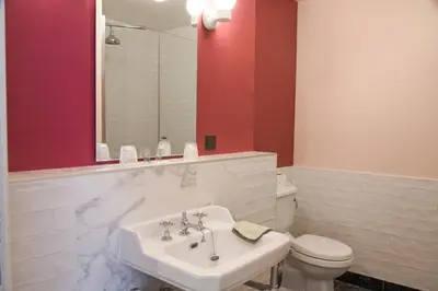 Salle de bains dans l'établissement Auberge la Renaissance