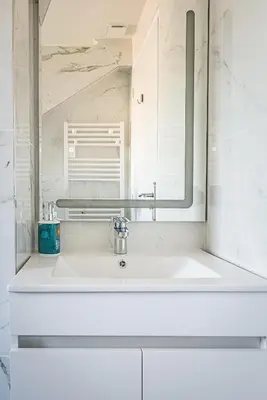 Salle de bains dans l'établissement CENTRE VILLE, appartement 3 chambres, lumineux