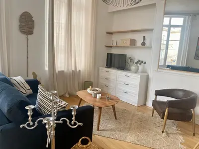 Télévision ou salle de divertissement dans l'établissement Charmant petit studio - Cœur de Rouen - 117
