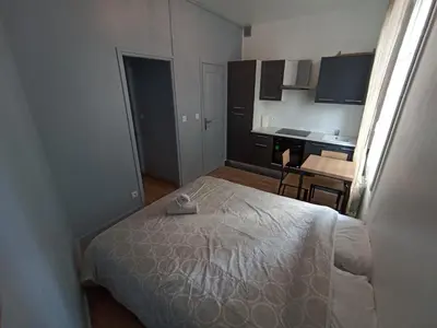 Cuisine ou kitchenette dans l'établissement Studio cosy - Hypercentre - 20 min to Paris