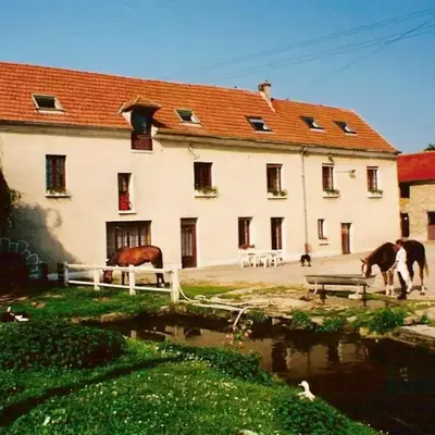 Maison spacieuse à Viarmes avec grand jardin et climatisation