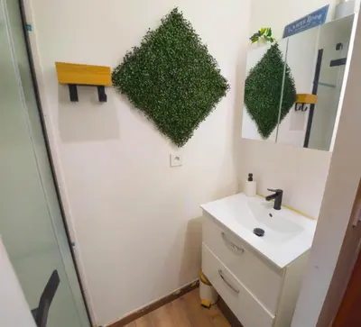 Salle de bains dans l'établissement Luminux - 1P à 2P - Henriville