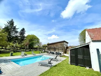 Piscine de l'établissement Le Paddock - Chambres et table d'hôtes ou située à proximité