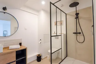 Salle de bains dans l'établissement L'air Du Temps - appartement cosy au Tréport
