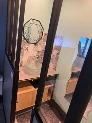 Salle de bains dans l'établissement Carpediem