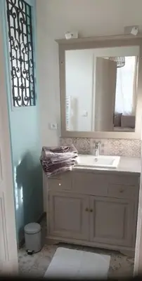 Salle de bains dans l'établissement Gite mes pt'tis lits maison chaleureuse 4 chambres