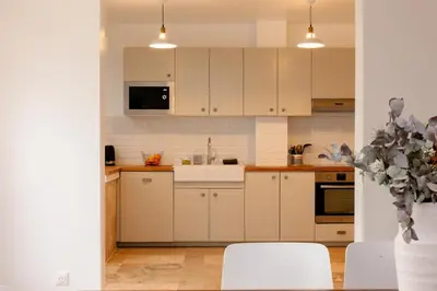 Cuisine ou kitchenette dans l'établissement Villa La Mer - 600m de la plage Mesnil Val