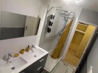 Salle de bains dans l'établissement Le Spacieux, Tendance et sa Vue Panoramique