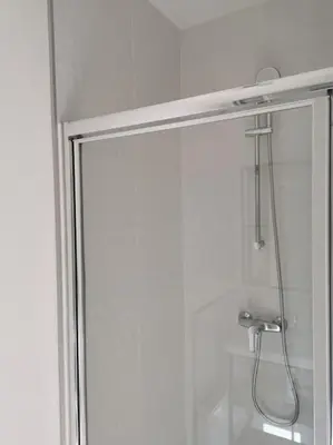 Salle de bains dans l'établissement Maison cosy entre Paris Rouen et Deauville