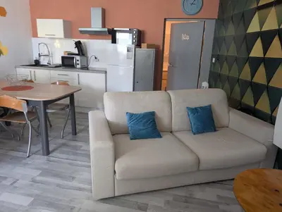 Cuisine ou kitchenette dans l'établissement L'annexe de l'usine Logement Moderne de campagne