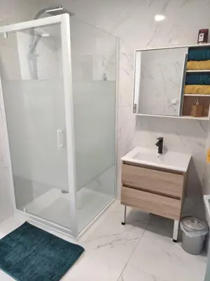 Salle de bains dans l'établissement L'annexe de l'usine Logement Moderne de campagne