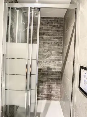 Salle de bains dans l'établissement STUDIO GARE AMIENS TOUT ÉQUIPÉ NETFLIX WIFI 2PERS
