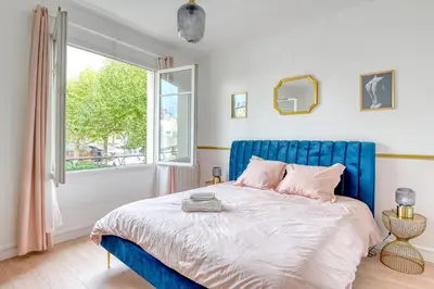 Un ou plusieurs lits dans un hébergement de l'établissement Glamour Chic en hyper centre - Wifi - Sauna pour 2 - MyLittleStay