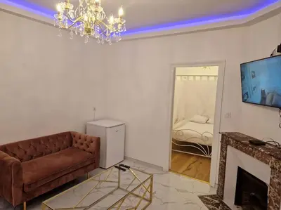 Télévision ou salle de divertissement dans l'établissement Maison Chic avec jacuzzi Nogent sur Oise YaoSpa60