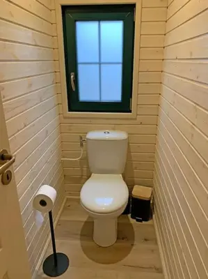 Salle de bains dans l'établissement La Roulotte du Moulin de Rebets